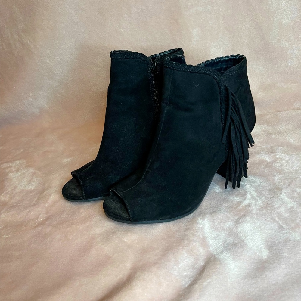 Fringe peep-toe bootie